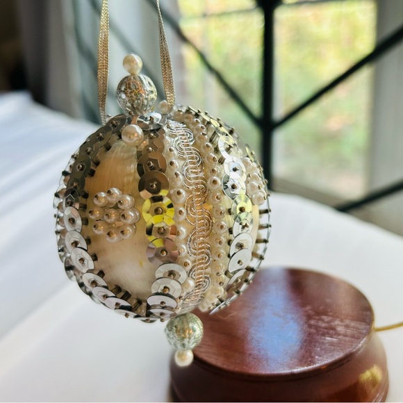 Vintage 1970 Handmade push pin ball ornaments set of 2 silver filagree p… - Picture 11 of 16